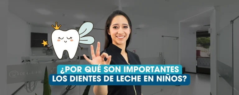 Odontóloga explicando la importancia de los dientes de leche y el espacio dental en niños